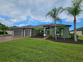 3820 Watergrass St in West Melbourne, FL - Building Photo