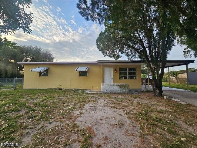 property at 423 Morgan Cir S