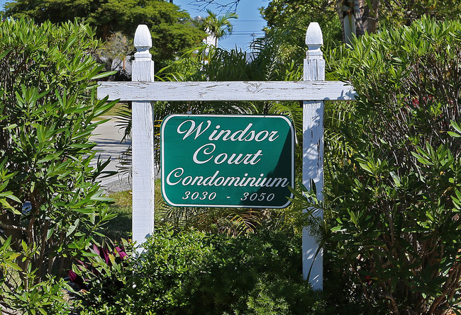 Windsor Court Condminiums in Wilton Manors, FL - Building Photo - Building Photo