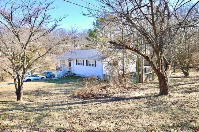 100 E Hartley St in Ozark, MO - Building Photo - Building Photo