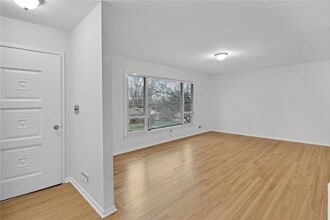 15 Hearthston Ln in Monsey, NY - Building Photo - Building Photo