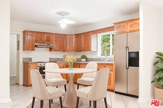 3660 Halldale Ave in Los Angeles, CA - Building Photo - Building Photo