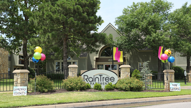 Raintree Apartments photo'