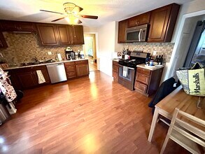 41 Mount Vernon St, Unit 3 in Somerville, MA - Building Photo - Building Photo