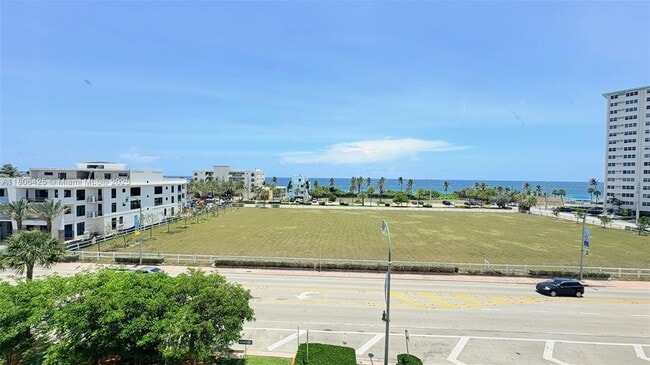 4117 Bougainvilla Dr in Lauderdale-by-the-Sea, FL - Building Photo - Building Photo