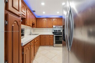 16740 NE 9th Ave in North Miami Beach, FL - Building Photo