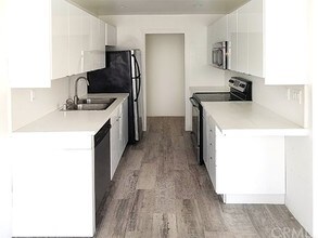 811 6th St-Unit -204 in Santa Monica, CA - Building Photo - Building Photo