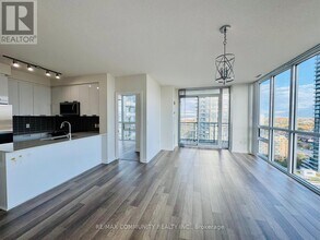 5025 Four Springs Ave in Mississauga, ON - Building Photo - Building Photo