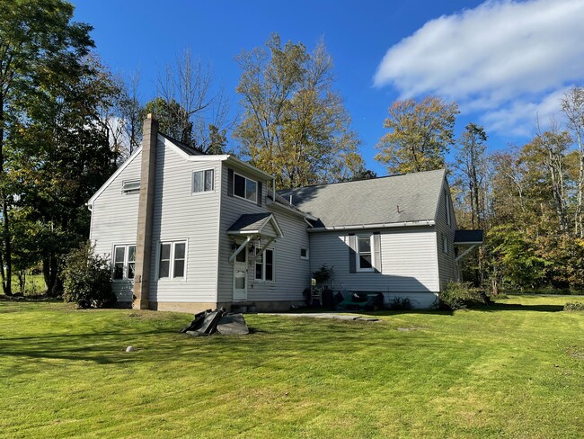 2608 PA-107 in Factoryville, PA - Foto de edificio - Building Photo