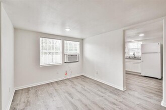 1512 18th St-Unit -A in Huntsville, TX - Building Photo - Building Photo