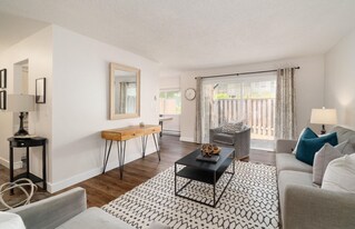 13155 SW Allen Blvd in Beaverton, OR - Building Photo