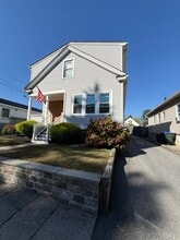 34 Zella St, Unit 1 in Providence, RI - Building Photo - Building Photo