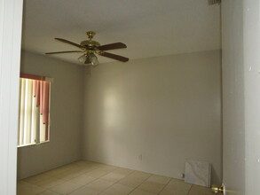 5468 Thurston Ave in Greenacres, FL - Building Photo - Building Photo