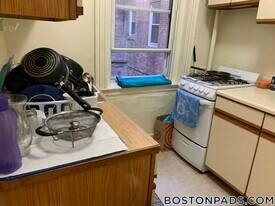 32 Queensberry St in Boston, MA - Building Photo