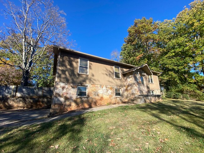 4809 Norwich Ct in Maryville, TN - Foto de edificio - Building Photo