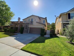 28721 Coal Mountain Ct in Santa Clarita, CA - Building Photo - Building Photo