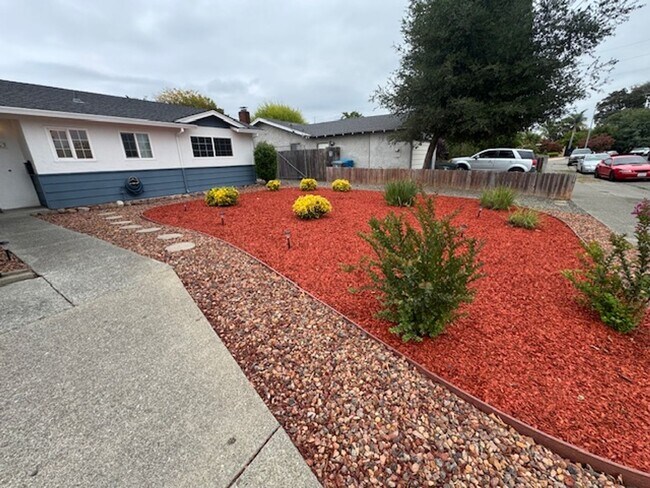 1713 Jennings Ave in Santa Rosa, CA - Building Photo - Building Photo