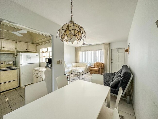 3280 Lake Osborne Dr, Unit 207 in Lake Worth Beach, FL - Building Photo - Building Photo