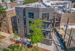 1050 W Cornelia Ave, Unit 402 in Chicago, IL - Building Photo