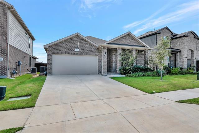 1016 Croxley Wy in Justin, TX - Building Photo - Building Photo