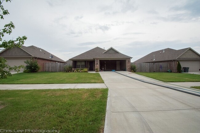 3064 N Raven Ln in Fayetteville, AR - Building Photo - Building Photo