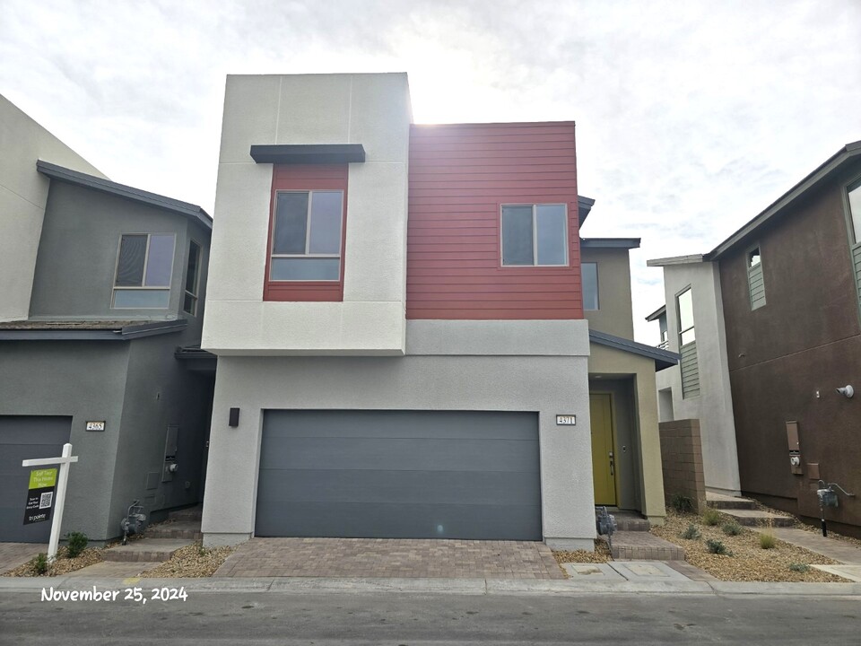 4371 Sunburst Spg Ave in Las Vegas, NV - Building Photo