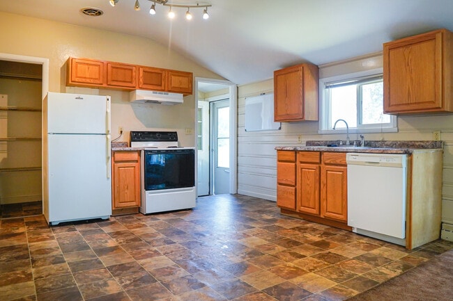 property at 1604 E Main St