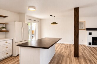 107 Arlen St in Colorado Springs, CO - Foto de edificio - Building Photo