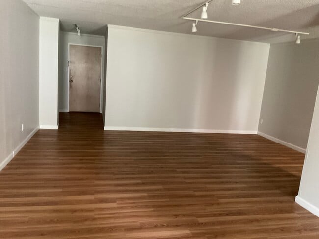 2880 S Locust St, Unit 108s in Denver, CO - Building Photo - Building Photo