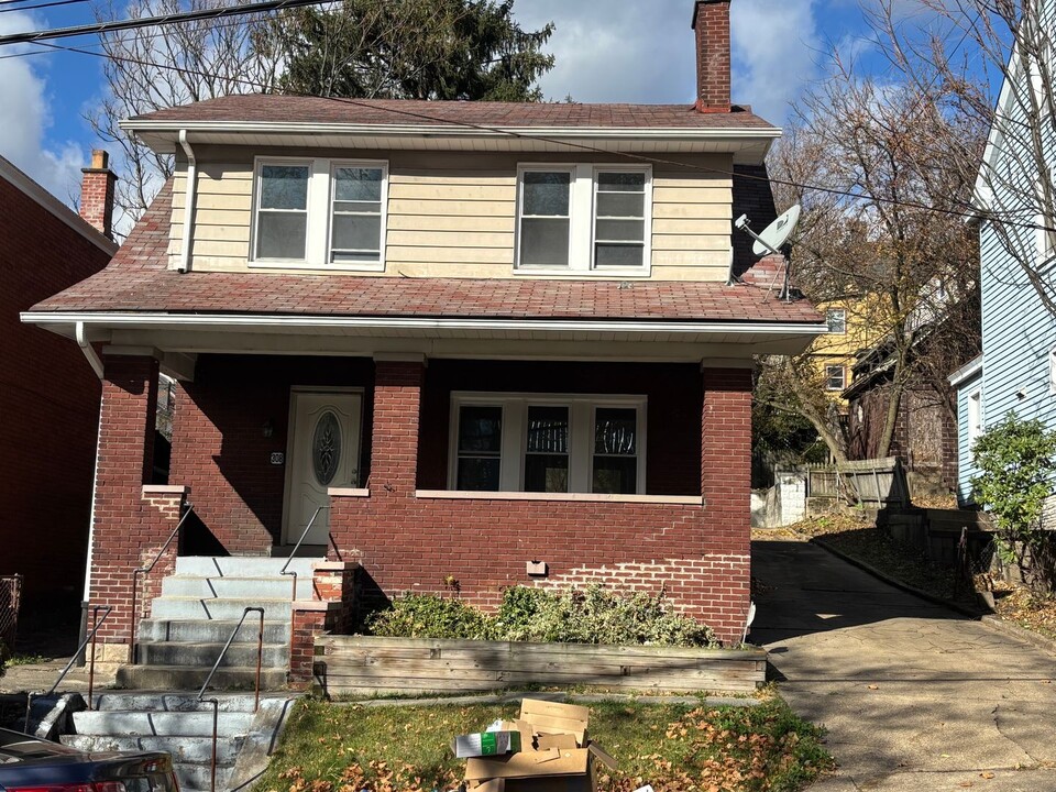 308 Lorenz Ave in Pittsburgh, PA - Foto de edificio