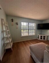 7411 SE Jamestown Terrace in Hobe Sound, FL - Building Photo - Building Photo