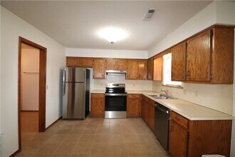 2701 Dividend Dr in Springdale, AR - Building Photo - Building Photo