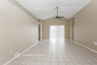 13027 Waterbourne Dr in Gibsonton, FL - Building Photo - Building Photo