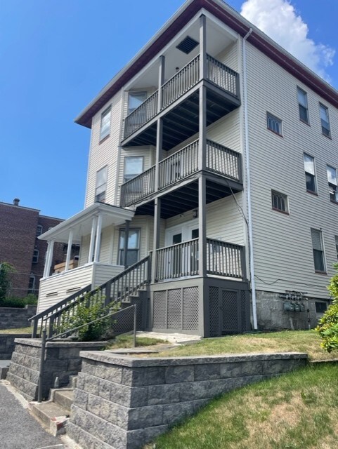 7 Wyman St in Worcester, MA - Building Photo - Building Photo