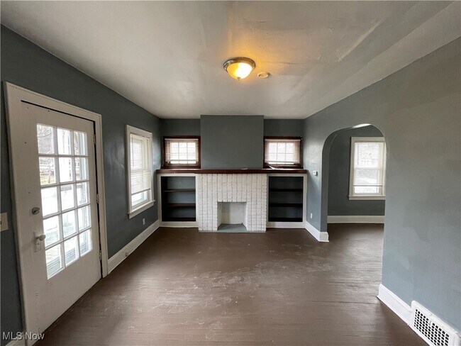 578 Hoye Ave-Unit -1 in Akron, OH - Building Photo - Building Photo