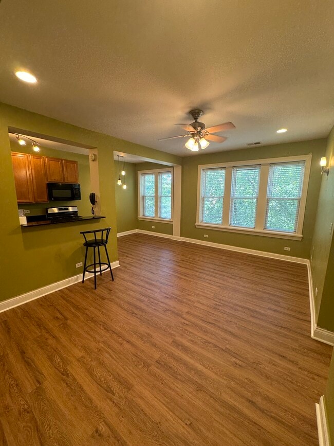 property at 6812 N Wayne Ave