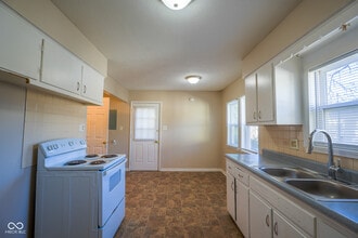 136 S Webster Ave in Indianapolis, IN - Building Photo - Building Photo