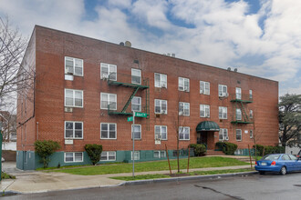 94-20 Albert Rd in Ozone Park, NY - Building Photo - Primary Photo