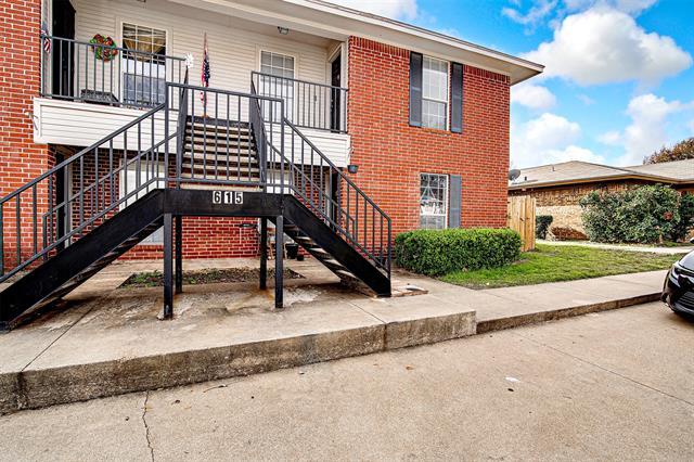 615 Race St, Unit D in Crowley, TX - Building Photo - Building Photo