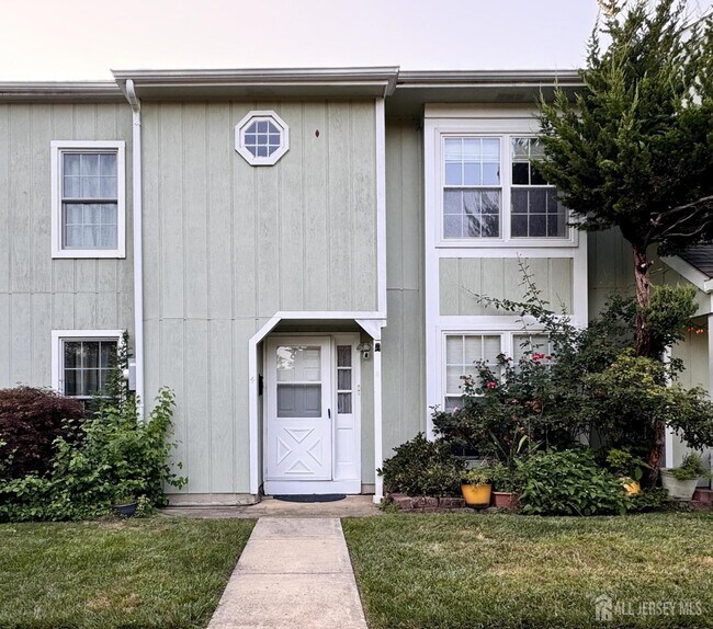 4 Pond View Dr in Plainsboro, NJ - Building Photo - Building Photo