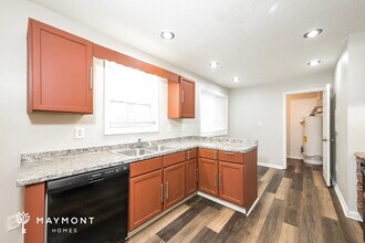 4914 Sandberg Ct in Stone Mountain, GA - Building Photo - Building Photo