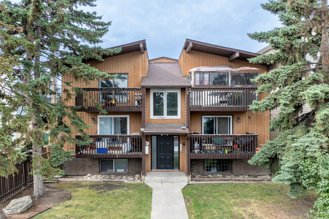 1725 43 St SE in Calgary, AB - Building Photo - Primary Photo