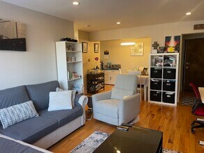 5310 N Chester Ave in Chicago, IL - Building Photo - Building Photo