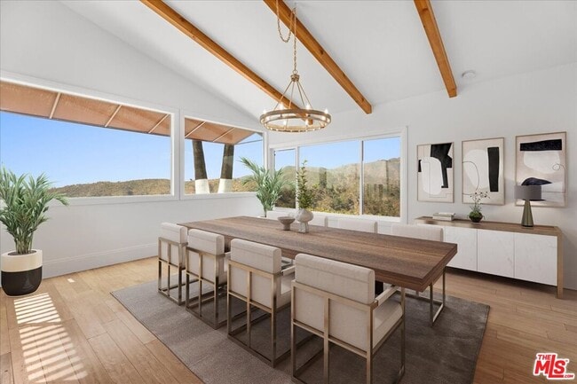2255 Westridge Rd in Los Angeles, CA - Foto de edificio - Building Photo