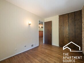 602 W Surf St, Unit 2 in Chicago, IL - Building Photo - Building Photo