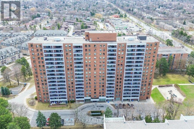 1250-1250 Bridletowne Cir in Toronto, ON - Building Photo - Building Photo