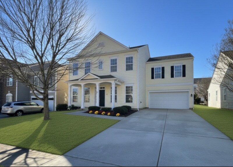 11907 Carolina Blossom Ln in Pineville, NC - Building Photo