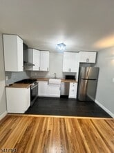 7000 Columbia Ave in North Bergen, NJ - Foto de edificio - Building Photo