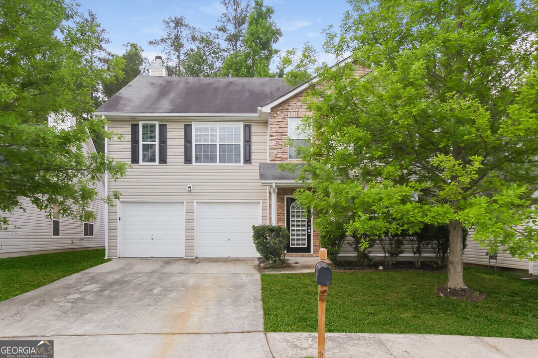 6874 Derby Ave in Fairburn, GA - Building Photo