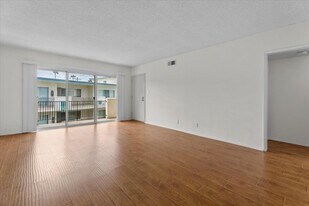 7749-7755 Saint Bernard St in Playa Del Rey, CA - Building Photo